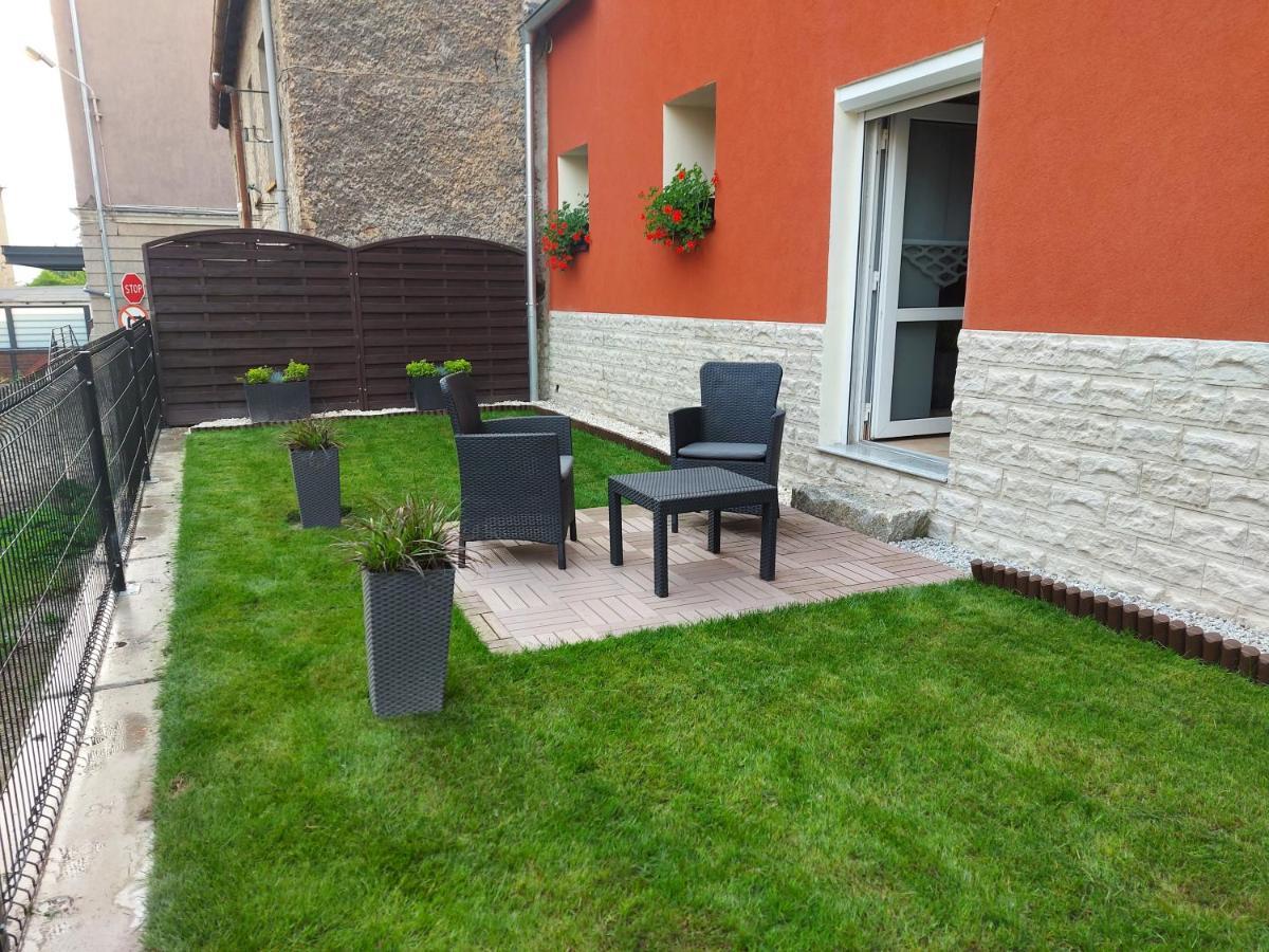 Apartament Przy Ratuszu Boguszow-Gorce Exterior photo
